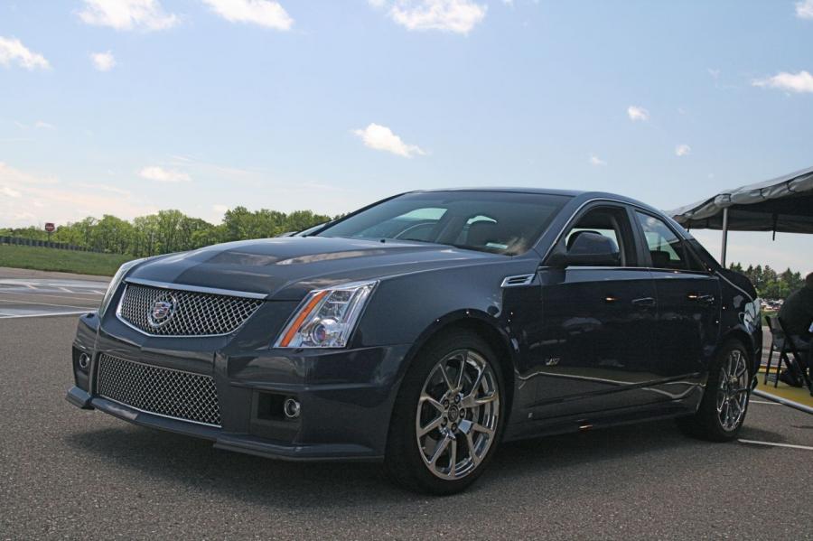  Cadillac CTS-V Coupe 2010 года  (фото 234 из 315)